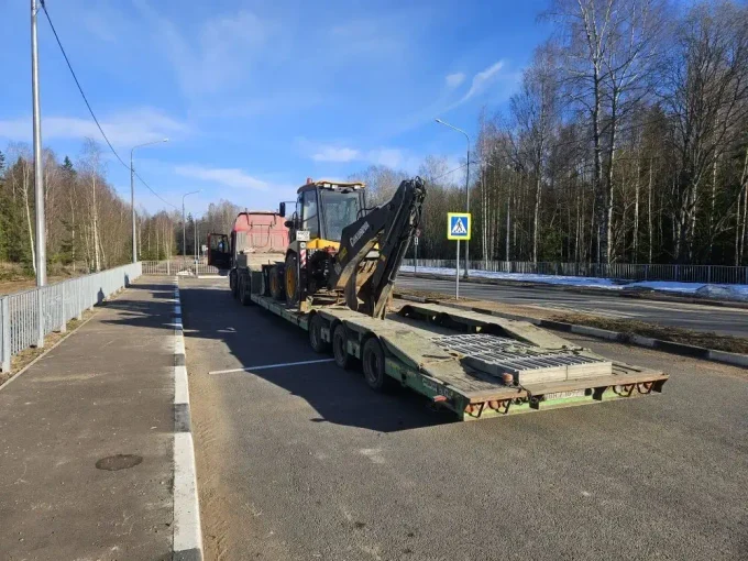 Перевозка трактора (8,5 тонн) по маршруту Большое Уклешно — Великий Новгород за 1 день