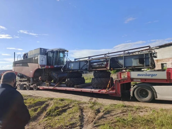 Срочная перевозка негабаритного комбайна ACROS 530 с жаткой